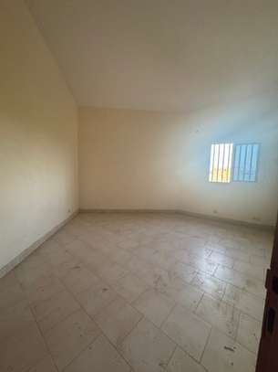 Villa R+1 à Louer à Ndayane image 8