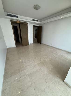 A louer à Fann Mermoz, grand appartement image 9