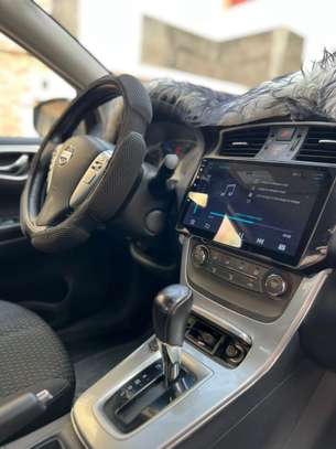 Nissan Sentra image 3