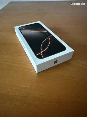 iPhone 16 pro 256giga neuf scellé sim physique image 2