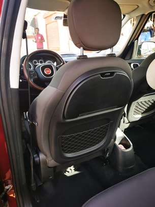 Fiat 500L image 3