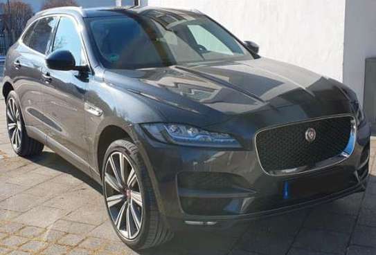 JAGUAR F PACE 2019 image 10
