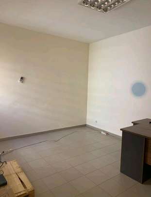 Mermoz vdn Villa R+1 à louer image 3