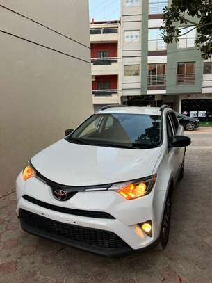Toyota Rav4 image 2