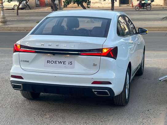 ROEWE i5 Véhicule chinois intélligent image 6