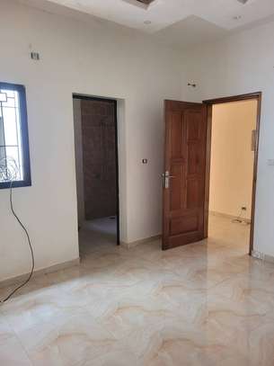 Chambre salle de bain à louer image 5