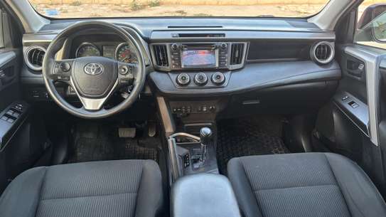 TOYOTA RAV4 (4x4) image 11