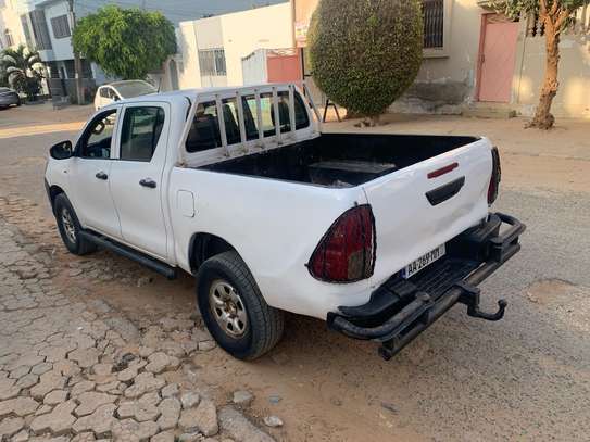 Toyota hilux 2017 image 9