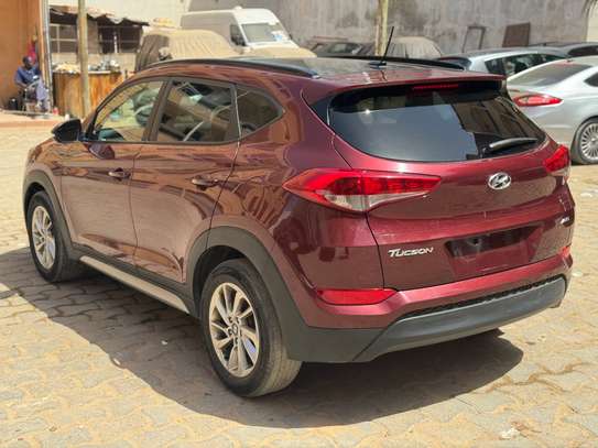 Hyundai tucson image 2
