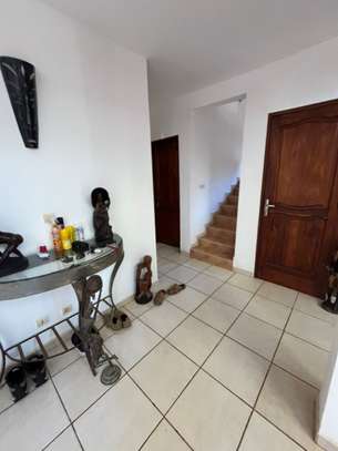 DEUX VILLAS PIEDS DANS L'EAU A SALY image 10
