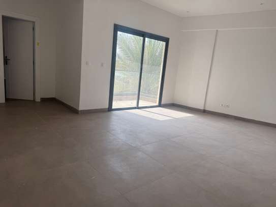 Appartement à louer 3 chambres aux Poin E image 8