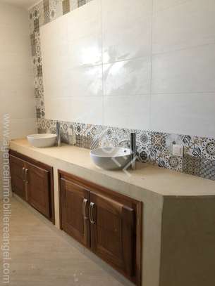 Ref_1556_PL Grande Villa R+2 avec terrasse aux Mamelles image 7