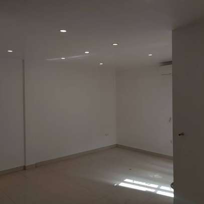 Appartement 3ch salon rdc a Yoff Virage image 5