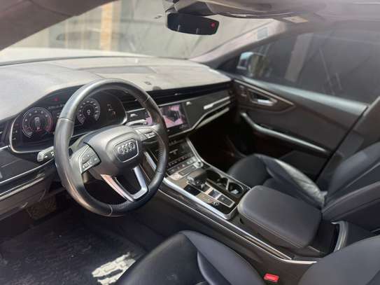 Audi Q8 2021 image 9