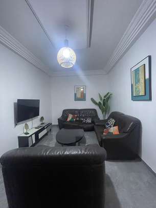 F2 à louer avec les meubles à liberté 6 extension image 9