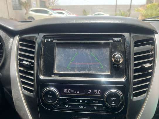 Mitsubishi Pajero sports image 4