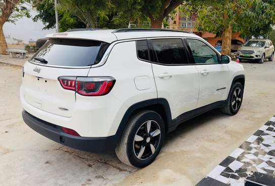 Toyota compassé foules options rien à signalé image 4