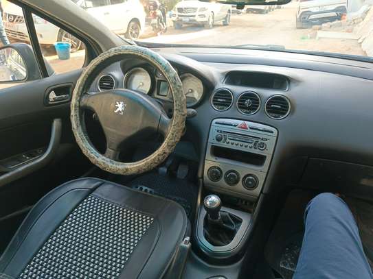 Peugeot 308 image 2