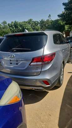 Hyundai Santa Fe 2017 image 9