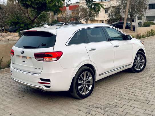 Kia Sorento 7 places 2017 image 7