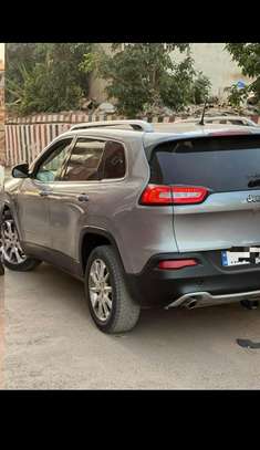 Location Jeep Cherokee limited image 2