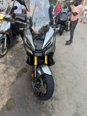 A vendre moto Honda xadv 750 image 1