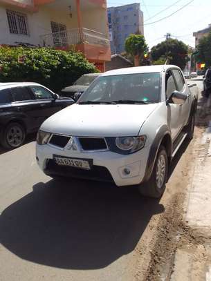 Mitsubishi L200 image 4