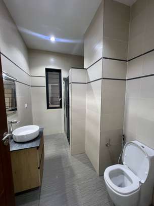 2 Chambres salon à louer au point E image 15