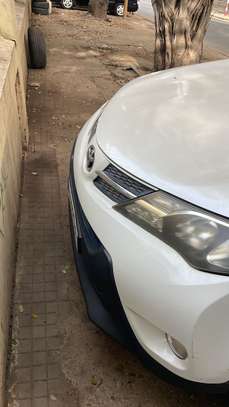 Location SUV image 4