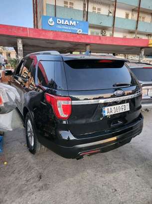 Ford explorer image 2