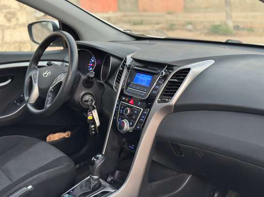 Hyundai Elantra GT 2017 venant image 10