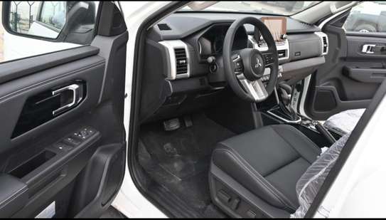 Mitsubishi L 200 double cabinet 2026 image 10
