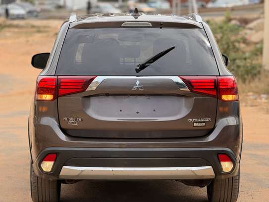 MITSUBISHI OUTLANDER 2017 7places image 4