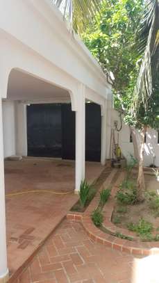 Duplex à louer aux Almadies image 2