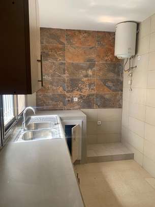 Appartement F4 a Yoff Onomo image 5
