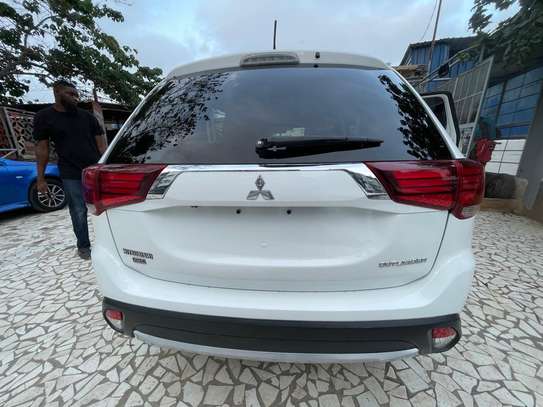 MITSUBISHI OUTLANDER 2016 image 5