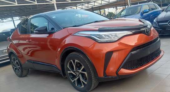 Toyota C-HR SUV 2021 image 9
