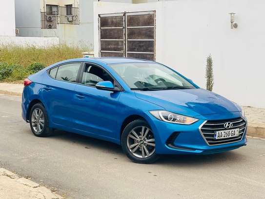 Hyundai Elantra Nouveau Model image 2