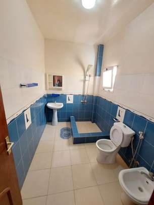 🏡 Appartements meublés vue mer–  Cité Poste Djily Mbaye image 12