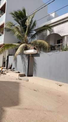 Villa R+1 , F6 à louer aux mamelles image 11