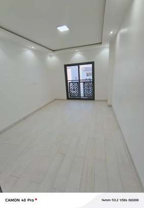 APPARTEMENT AUX MAMELLES image 6