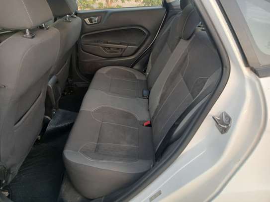 Ford fiesta 2015 image 4