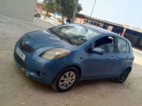 Toyota Yaris 2009 image 2