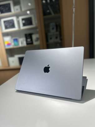 MacBook Pro 2023 16 Pouces - M2 Pro | 16GB RAM | 512 image 2