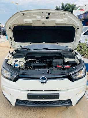 Ssangyong Tivoli 2017 image 5