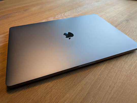 MACBOOK PRO 16 POUCE 2019 i7 6coeurs image 4