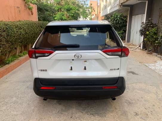Toyota RAV4 image 5