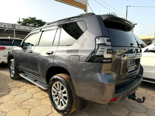Toyota land cruiser VX image 2