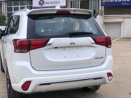 Mitsubishi Outlander 2022 image 4