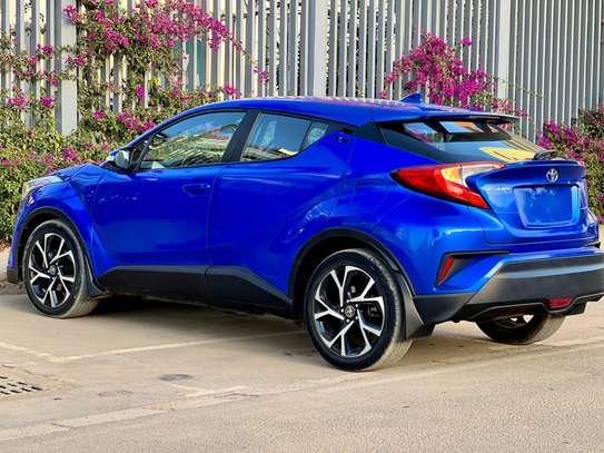 TOYOTA CH-R 2018 image 9